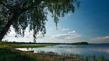 Mittelpunkt des Parks ist der Einschlagskratersee Lappajärvi, der als Europas größter gilt und vor 78 Millionen Jahren durch einen Meteoriten entstanden ist. Besucherinnen und Besucher können die beeindruckende Geschichte der Landschaft interaktiv entdecken oder sich auf eine virtuelle Reise in den Asteroidengürtel begeben und Zeuge oder Zeugin der damaligen Kollision werden. 