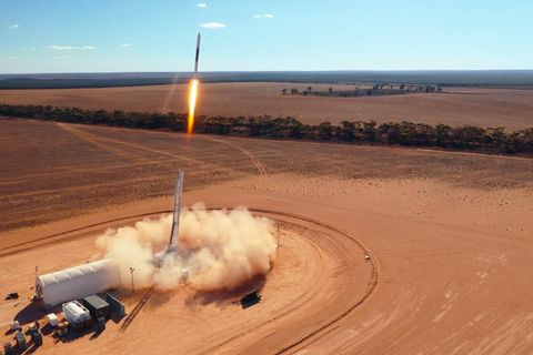 Um 14:40 Uhr australischer Ortszeit beziehungsweise 7:10 Uhr mitteleuropäischer Zeit startete die HyImpulse SR75 in Koonibba, Australien, zu ihrem Jungfernflug