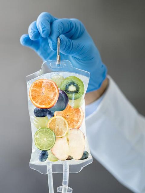 Infusionsbeutel mit Früchten