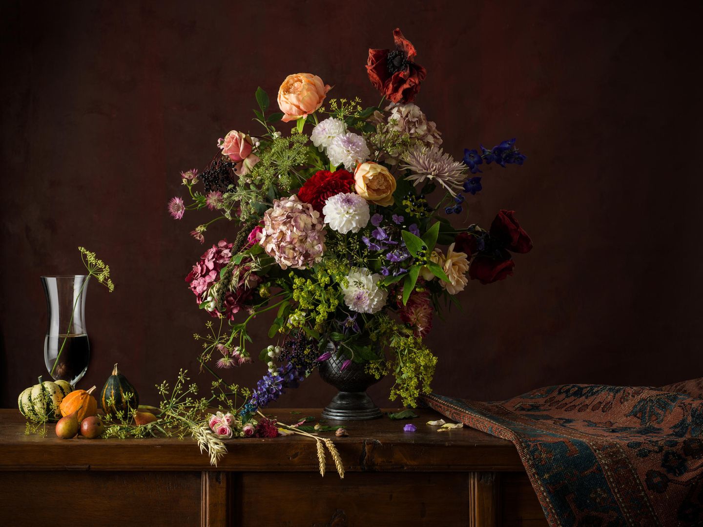 Blumensträuße – hier eine Fotografie im Stil des niederländischen Barocks – sind seit Jahrhunderten Inbegriff der Fülle und des Reichtums der Natur. Und verraten zugleich etwas über die Menschen, die sie verschenken oder ihr Heim damit schmücken