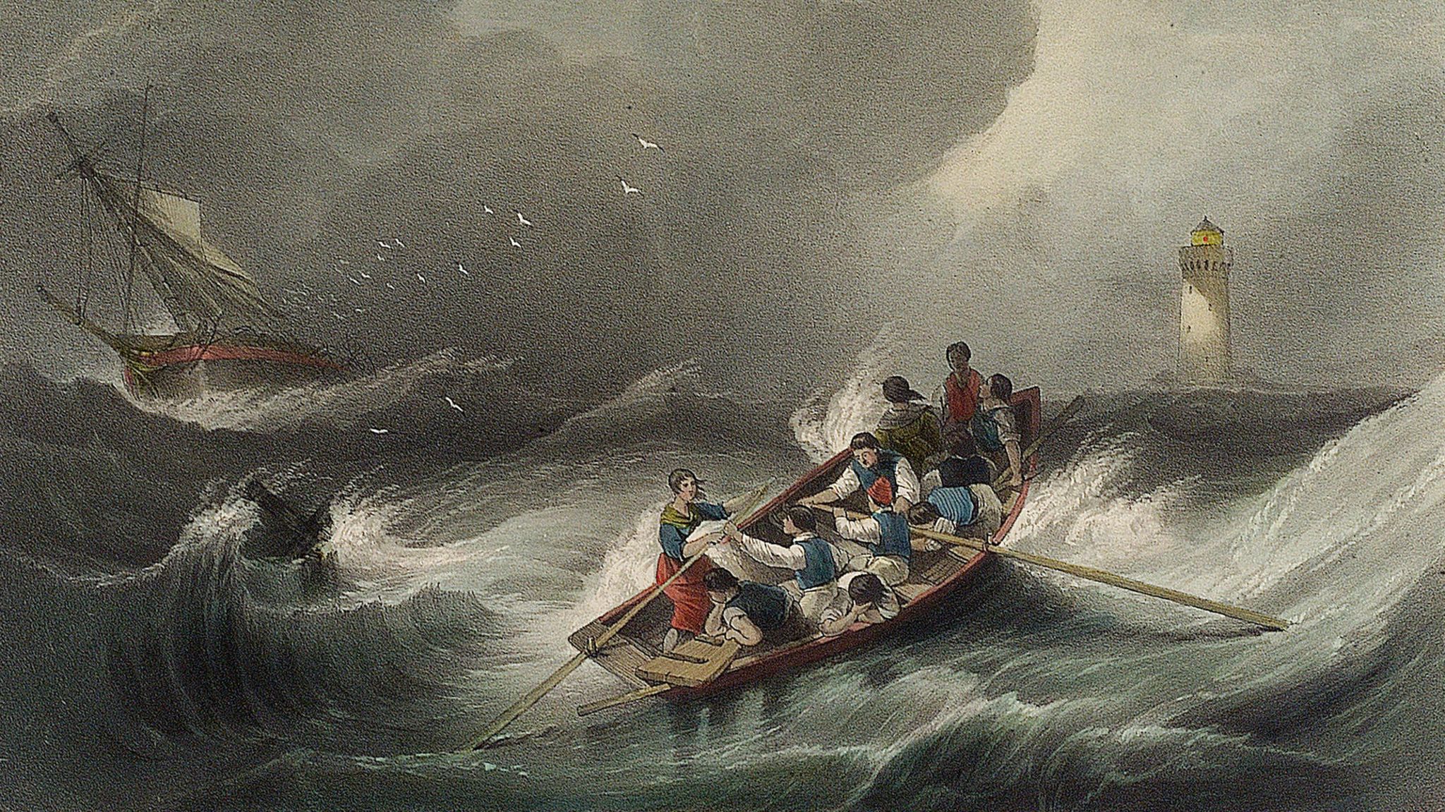 Ein offenes Boot mit mehreren Menschen, darunter eine Frau, fährt durch stürmisches Meer, im HIntergrund ein sinkendes Schiff