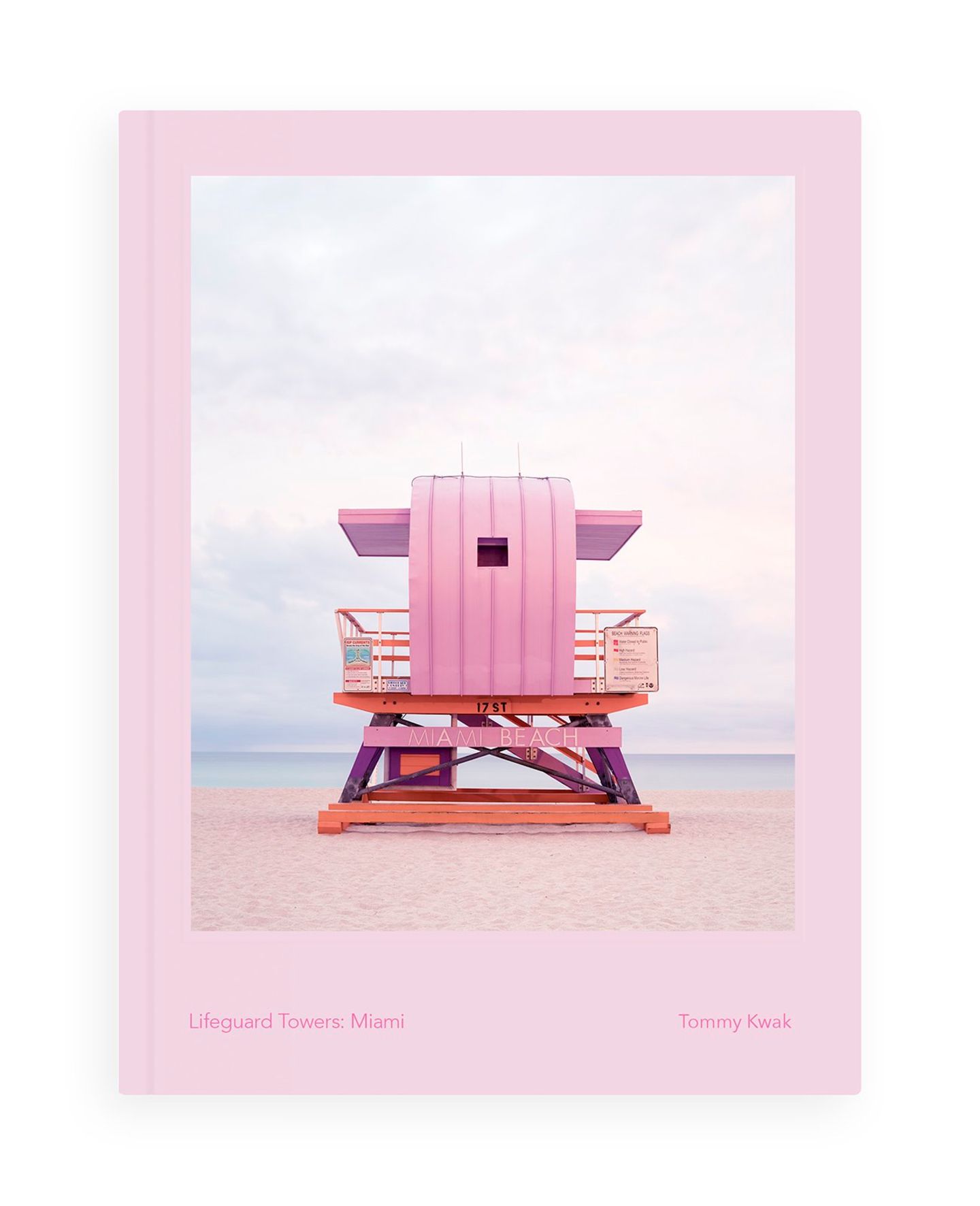 Das Buch zur Fotostrecke Aus dem Fotoprojekt "Lifeguard Towers" ist ein Buch entstanden. Sie können den Bildband von Tommy Kwak, der alle Fotografien der 36 Strandwärterhäuschen in Miami Beach umfasst, online hier bestellen.