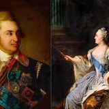 Der mit Orden dekorierte Feldmarschall Potemkin im Halbporträt. (l.),  Katharina die Große sitzend auf dem Thron (r.)