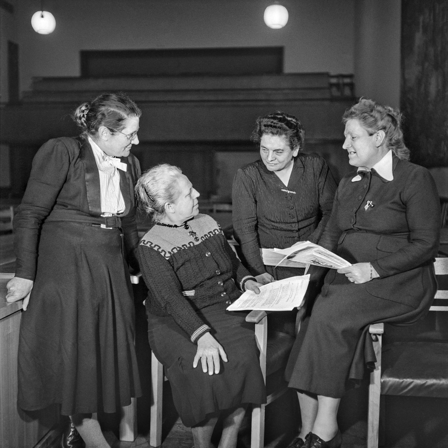 Die vier Mütter des Grundgesetzes: Helene Wessel, Helene Weber, Frieda Nadig und Elisabeth Selbert