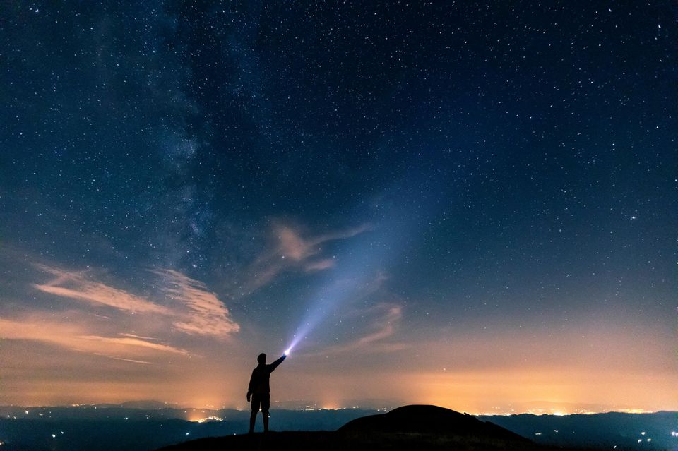 Wie Viel Kilometer Ist Ein Lichtjahr Was ist ein Lichtjahr? Verständlich erklärt - [GEO]