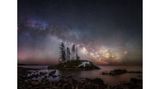 Marc Rassel hat den Lake Superior in Minnesota (USA) schon viele Male besucht, doch einen so klaren Himmel wie in dieser Neumondnacht erlebte der Fotograf selten. So gelang ihm in der Morgendämmerung dieses großartige Foto der Milchstraße.