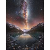 Der Mount Cook ist als höchster Berg Neuseelands schon für sich allein ein spektakuläres Fotomotiv. Fotograf Tom Rae setzte den Aoraki, wie der Berg auch genannt wird, nochmal besonders in Szene: Er fotografierte ihn unter dem Nachthimmel und gemeinsam mit der Milchstraße mit ihren Milliarden von Sternen. Ein besonderer Moment für Rae: "Als ich am See stand und mein Foto machte, hatte ich das Gefühl, auf einem anderen Planeten zu sein."