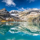 See, in dem sich die Berge spiegeln