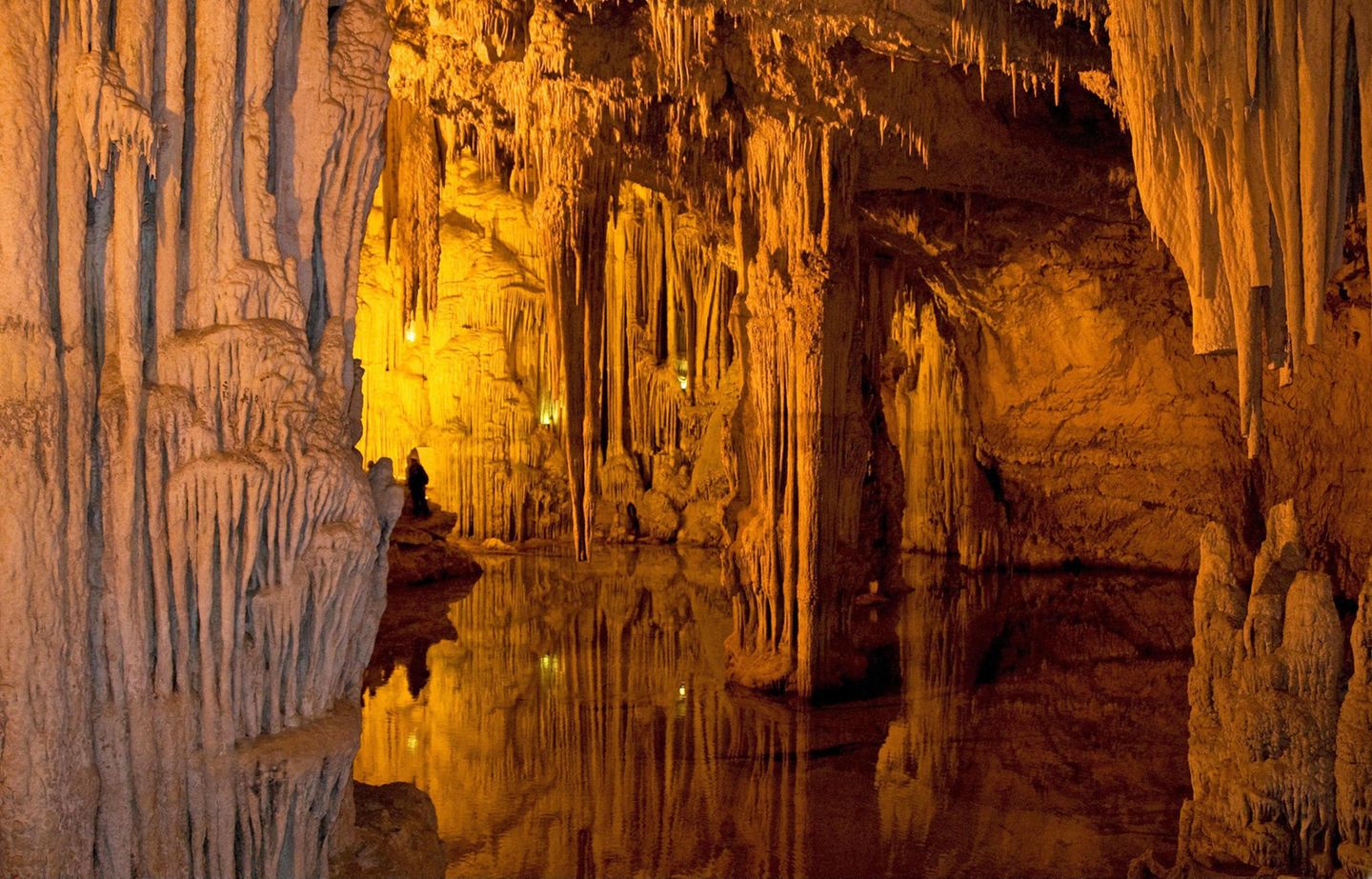 Für Entdecker: Außergewöhnliche Naturschätze erkunden Grotte di Nettuno auf Sardinien