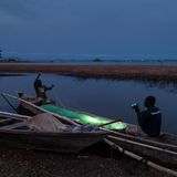 Beim Dorf Agordeke nutzen Fischer die Solarlampen, um auf dem Volta-Stausee Fischschwärme anzulocken