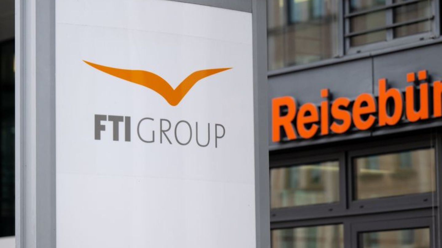 Wer seinen Urlaub bei FTI gebucht hat, sollte in den Reiseunterlagen nach dem Sicherungsschein suchen. Der Reiseveranstalter hat Wer seinen Urlaub bei FTI gebucht hat, sollte in den Reiseunterlagen nach dem Sicherungsschein suchen. Der Reiseveranstalter hat