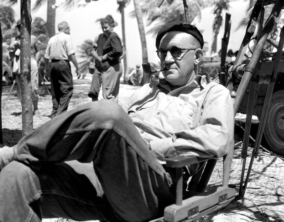 Regisseur John Ford am Set etwa 1945