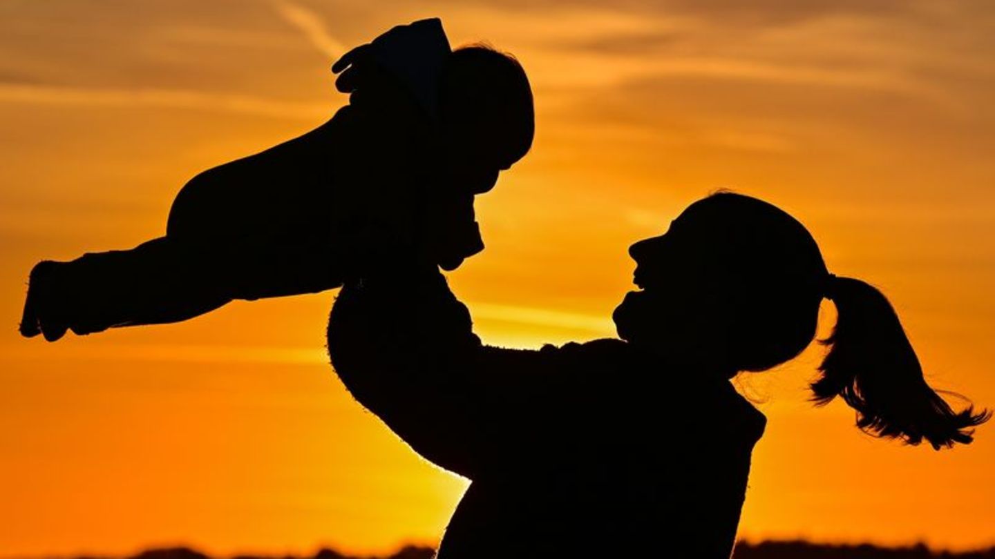 Kinder von Müttern unter 30 bei der Geburt haben einer Studie zufolge "mehrheitlich unterdurchschnittliche Testergebnisse in Mat