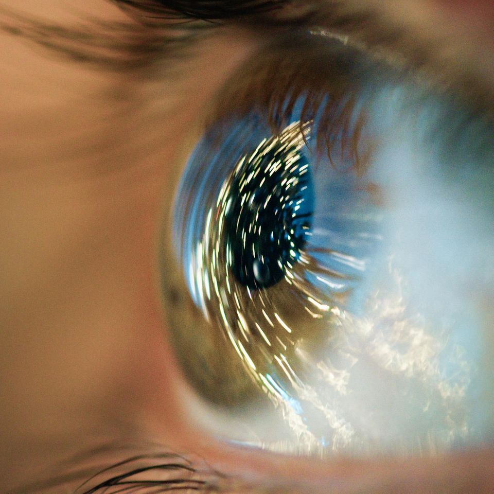 Auge mit Lichtpunkten