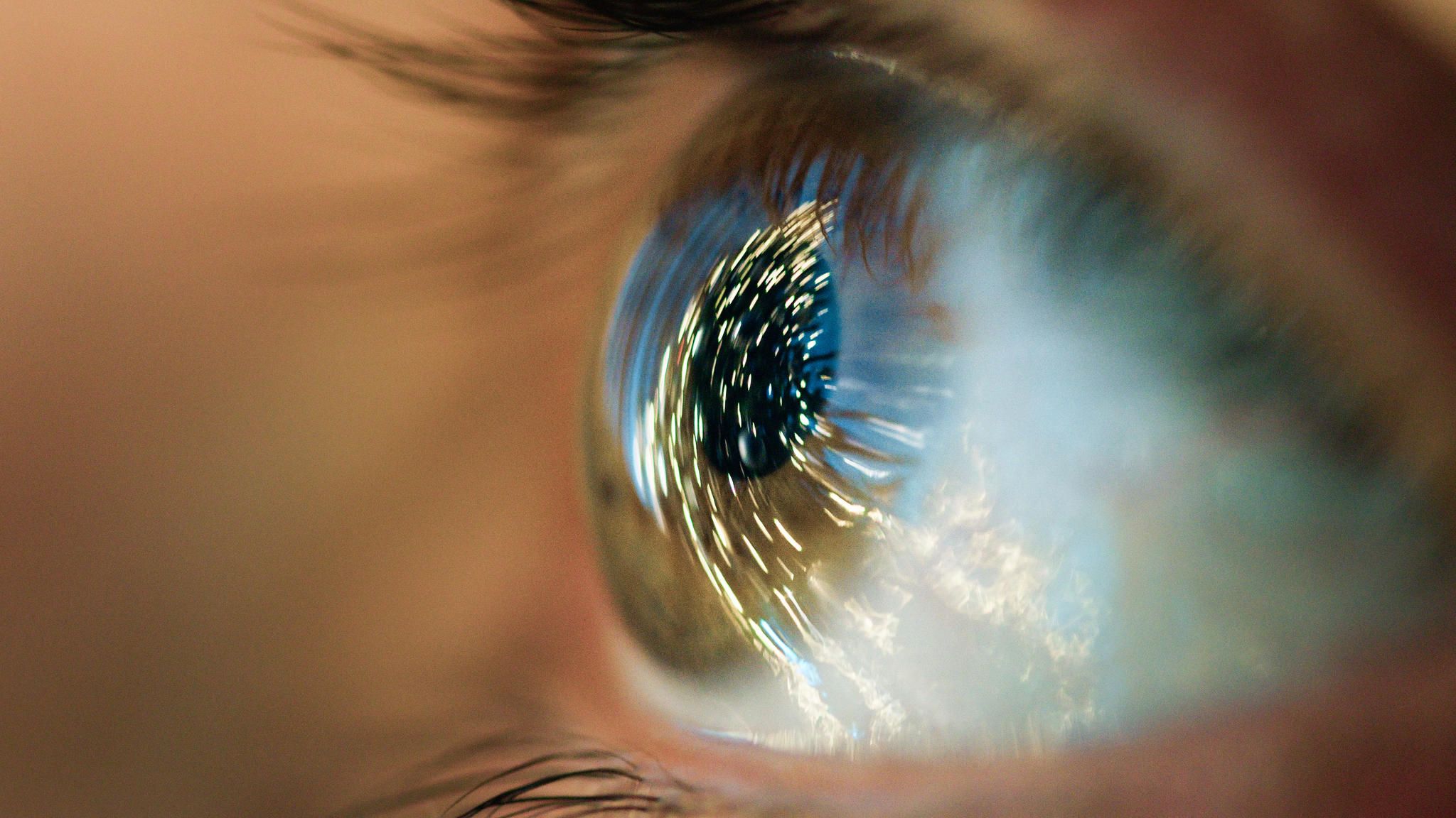 Auge mit Lichtpunkten Auge mit Lichtpunkten