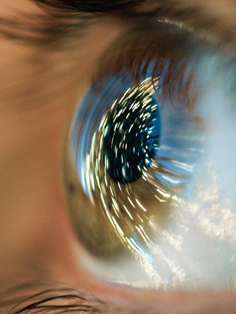 Auge mit Lichtpunkten