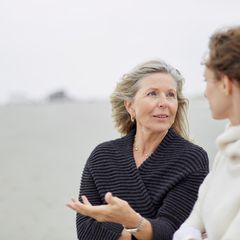 Mutter argumentiert mit ihrer Tochter