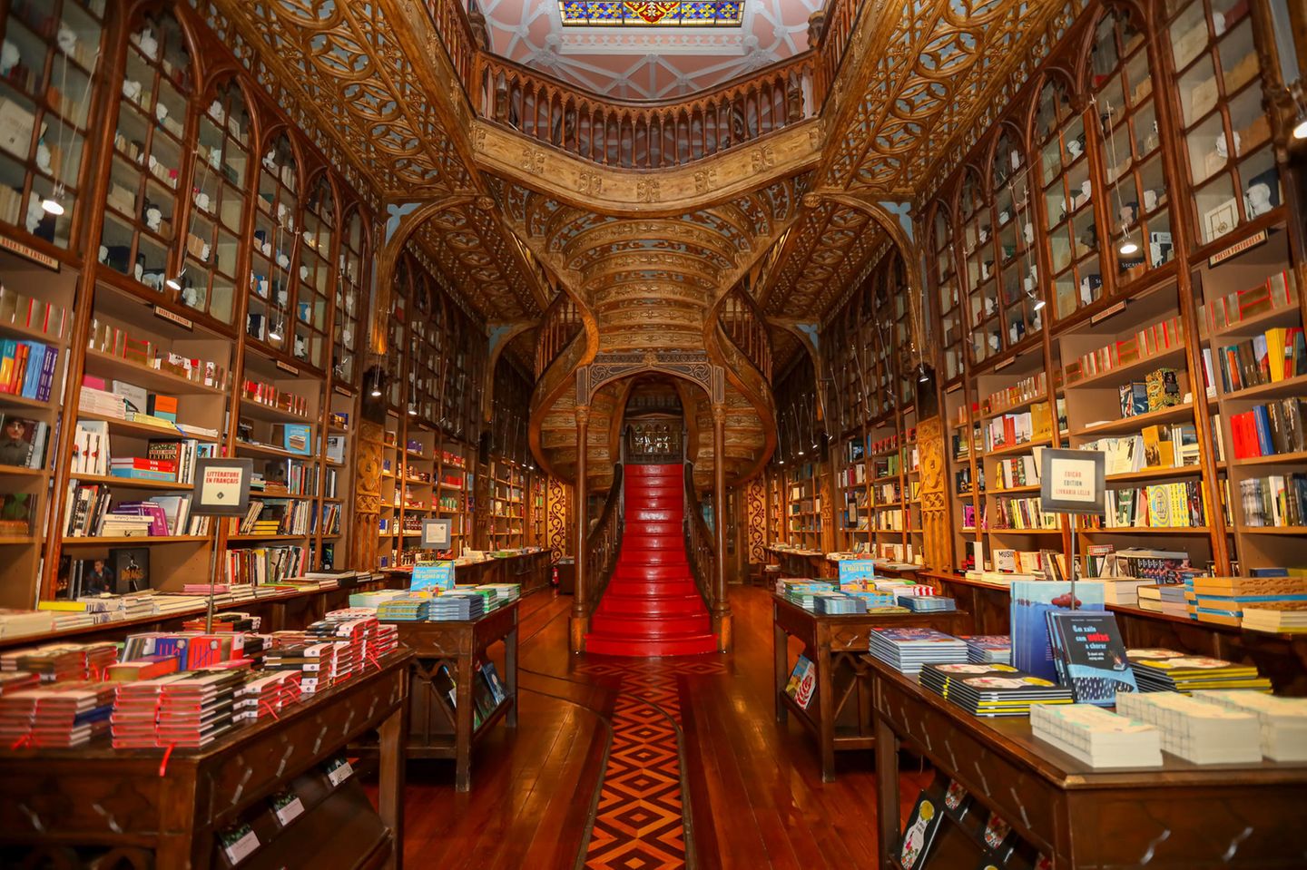 Livraria Lello e Irmão is considered one of the most beautiful bookstores in the world, being the two most visited spaces in the city of Porto, in Portugal.