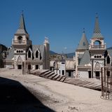 Geisterstadt Burj al Babas: Eine verlassene Stadt mit grauen Schlössern