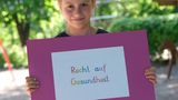 Pia, 10 Jahre sagt: »Alle Kinder haben ein Recht auf Gesundheit. Das bedeutet, dass sie Medikamente bekommen, wenn sie krank sind, und dass jemand einen pflegt. Dazu gehört auch, dass man gesundes Essen und sauberes Wasser zum Trinken erhält.«