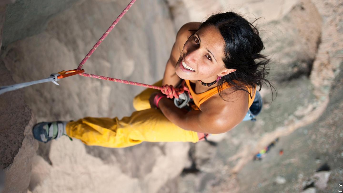Vor dem Exil: Nasim Eshi klettert die Route "Iran-Swiss" im Klettergebiet Polekhab in ihrer Heimat Iran
