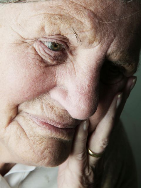 Nahaufnahme des Gesichts einer alten Frau