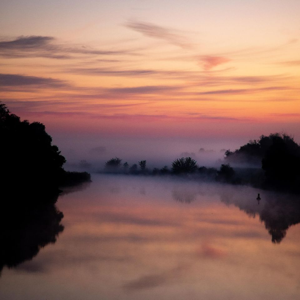Flusslauf im Sonnenaufgang