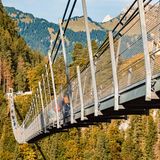 eine Schaukel über den Bergen