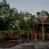 Fahrgeschäfte und Attraktionen stehen im verlassenen Six Flags Jazzland in New Orleans leer