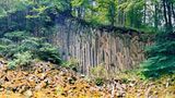 Der Geißkopf bei Wölferbütt in Thüringen ist einer der beiden Gipfel des Dietrichsbergs im Biosphärenreservat Rhön. Seit 1979 gilt die Blockhalde, die beim Zerfall großer Basaltsäulen entstanden ist, als "geologisches Naturdenkmal". Dahinter ist ein Vulkanschlot aus dem Miozän aufgeschlossen. Steile Hänge, Bäche und Gewässer prägen die urigen Wälder der Umgebung. Der Geißkopf ist durch den Keltenpfad, eine Extratour des Hochrhöners, erschlossen.