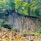 Der Geißkopf bei Wölferbütt in Thüringen ist einer der beiden Gipfel des Dietrichsbergs im Biosphärenreservat Rhön. Seit 1979 gilt die Blockhalde, die beim Zerfall großer Basaltsäulen entstanden ist, als "geologisches Naturdenkmal". Dahinter ist ein Vulkanschlot aus dem Miozän aufgeschlossen. Steile Hänge, Bäche und Gewässer prägen die urigen Wälder der Umgebung. Der Geißkopf ist durch den Keltenpfad, eine Extratour des Hochrhöners, erschlossen.
