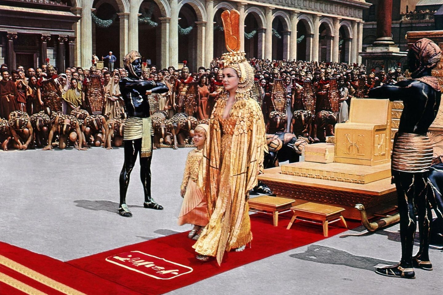 Elizabeth Taylor als Kleopatra