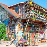 Bunt geschmcktes Haus