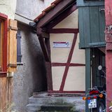 Engste Straﬂe der Welt. Die Spreuerhofstrasse in Reutlingen ist nur 31 Zentimeter breit. // 03.08.2021: Deutschland, Baden-W¸rttemberg, Reutlingen. *** Narrowest street in the world Spreuerhofstrasse in Reutlingen is only 31 centimetres wide 03 08 2021 Germany, Baden W¸rttemberg, Reutlingen