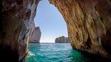 Ein Blick aus dem Inneren der Grotte von Capri