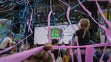 Tanzen bis die Luftschlangen fliegen: Gemeinsam mit dem Kinderhilfswerk UNICEF und der Deutschen Bahn haben wir die Parkbühne Wuhlheide in eine Partyzone verwandelt – und mit allen gemeinsam eure Kinderrechte gefeiert.        