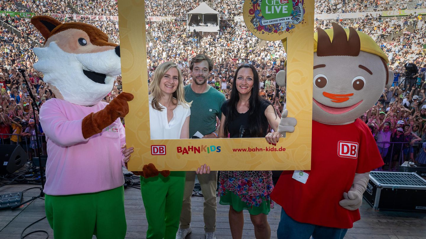 Natürlich gab es auch Fotos mit Euch, Oli (dem Maskottchen der Deutschen Bahn), Fuchs Lu, Tobi Krell, Nicole von der Deutschen Bahn (rechts) und GEOlino-Redakteurin Verena.     