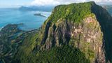 Unglaubliche Aussicht auf den Berg Le Morne auf Mauritius.