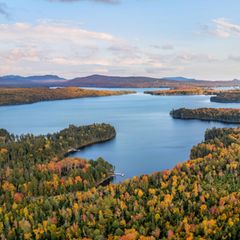 Herbstfarben am Moosehead Lake