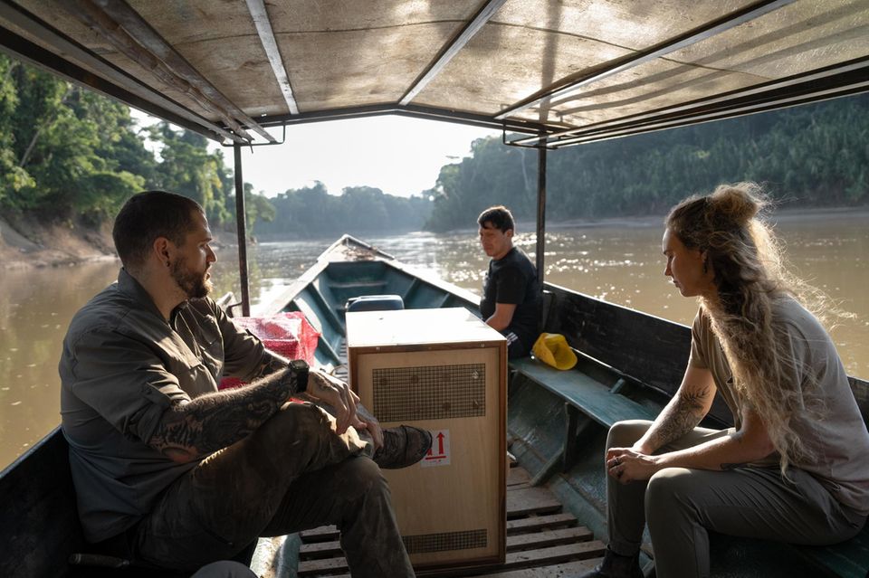 Dylan Singer und Samantha Zwicker in einem Boot