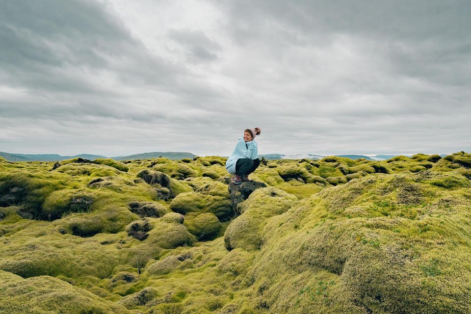 Island zählt zu den zufriedensten Nationen der Welt. Viele äußere Faktoren zahlen darauf ein: Frieden, Freiheit, Sicherheit, ein gutes Gesundheitssystem, eine atemberaubende Natur und enge soziale Beziehungen 1.5004