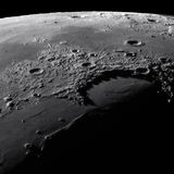 Mondoberfläche mit Kratern