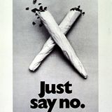 Die US-Regierung kämpfte mit allen Mitteln gegen den Drogenkonsum im eigenen Land. Vor allem First Lady Nancy Reagan setzte sich in den 1980er-Jahren als Schirmherrin für die Kampagne "Just say no" ein und weitete sie sogar international aus. Die Botschaft sollte junge Menschen ermutigen, sich dem Gruppenzwang zu widersetzen und Drogen einfach abzulehnen, wenn sie damit in Kontakt kamen. Die Kampagne wurde durch Aktionen und Bildungsprogramme an Schulen ergänzt. Letztlich, so scheint es, war die simple Botschaft jedoch ineffektiv: Es gibt keine Belege dafür, dass dadurch weniger Jugendliche mit Drogen experimentierten.