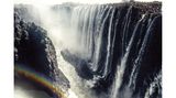 Sambesi Wasserfällte an der Grenze zwischen Sambesi und Simbabwe