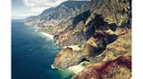Zerklüfftete Küste von Kauai, der nördlichsten und ältesten der acht Hauptinseln von Hawaii, USA