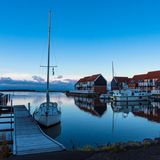 Blick auf den Hafen von Klintholm Havn in Dänemark