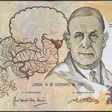 Viel Leid verursachte der Preisträger António Egas Moniz, und fatal war seine Ehrung mit dem Nobelpreis. Ab 1935 behandelte der portugiesische Neurologe Psychosen und Depressionen mit der von ihm entwickelten Lobotomie. Dazu drang er über zwei Löcher im Schädeldach in das Gehirn der Erkrankten ein und durchschnitt Nervenbahnen im Stirnlappen. Da die Funktionsweise des Gehirns noch weitgehend unverstanden war, hatten seine Schnitte unvorhersehbare zerstörerische Folgen. Manchen Erkrankten, die er teils gegen ihren Willen behandelte, soll es danach besser gegangen sein, andere wurden apathisch, veränderten ihre Persönlichkeit oder wurden gar zu Pflegefällen.   Die Lobotomie war hochumstritten, doch die Kritik verstummte, als Moniz 1949 den Nobelpreis für Medizin zugesprochen bekam. Sein Verfahren wurde weltweit populär. Erst die Entdeckung von Psychopharmaka konnte die Methode nach und nach verdrängen, und spätestens mit dem Buch "Einer flog über das Kuckucksnest" und dessen oscarprämierter Verfilmung wendete sich auch die Öffentlichkeit gegen die Lobotomie.
