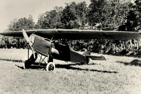 Geheime Zusammenarbeit: In einem Zweigwerk in Fili bei Moskau baut der deutsche Flugzeughersteller Junkers ab 1923 Sportflugzeuge zu Jagdfliegern für die junge sowjetische Luftwaffe um. Auf ähnlichen Maschinen werden bald deutsche Piloten im knapp 500 Kilometer entfernten Lipzek für den Luftkampf ausgebildet