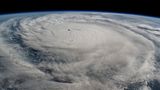 Gigantische Dimensionen: Eine Außenkamera der Internationalen Raumstation ISS fotografierte am 8. Oktober das Auge des Hurrikans "Milton"