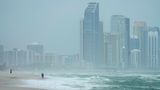 Vorboten des Sturms: Am Strand von Sunny Isles Beach (Florida) fegt der am 9. Oktober auffrischende Wind Sand über den Strand